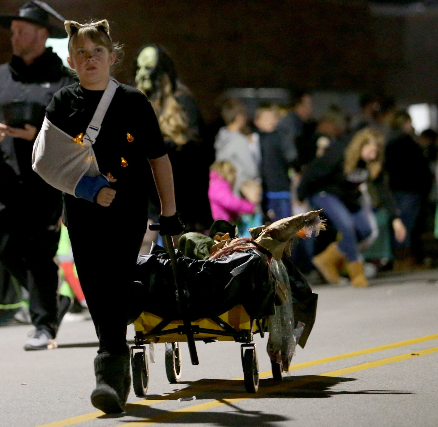 102718-Bett-Halloween-Parade-016